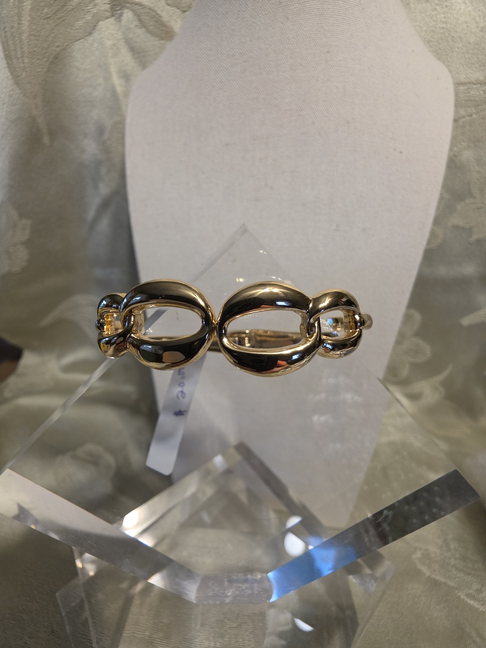 #1319 Gold Linked Oval Bracelet - Women's Fashion Jewelry